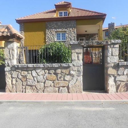 En Casa De Carlos Ortigosa del Monte Exteriör bild
