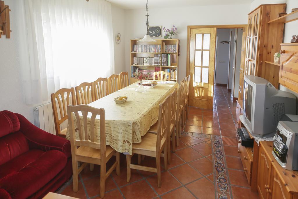 En Casa De Carlos Ortigosa del Monte Exteriör bild