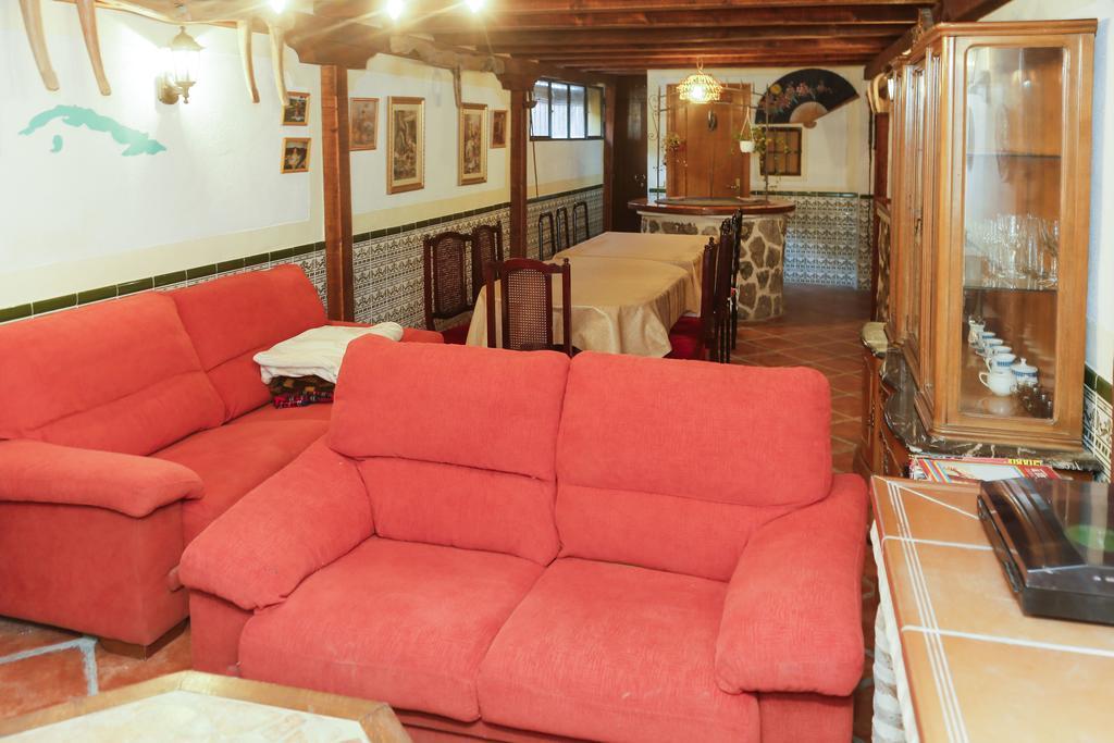 En Casa De Carlos Ortigosa del Monte Exteriör bild