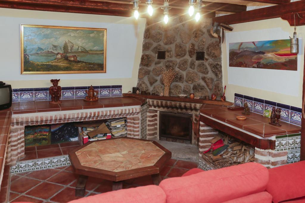En Casa De Carlos Ortigosa del Monte Exteriör bild
