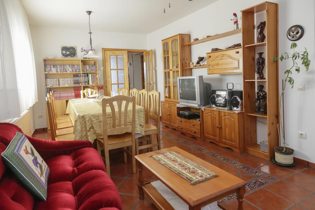 En Casa De Carlos Ortigosa del Monte Exteriör bild
